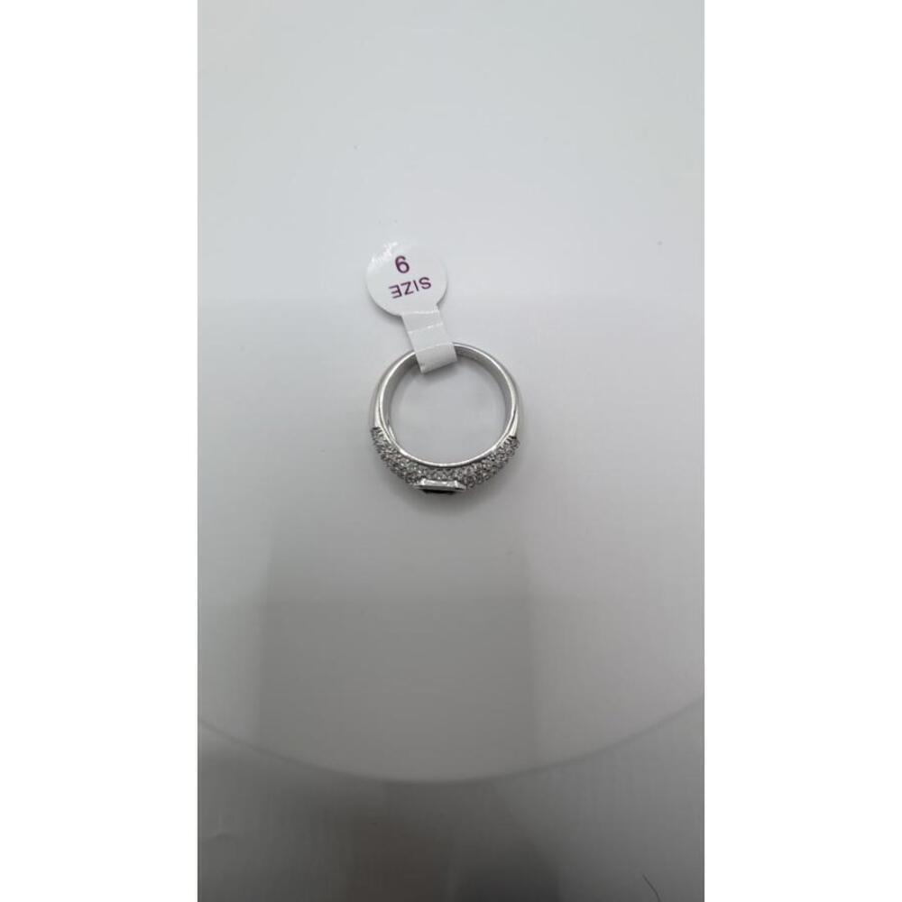 Elegant Silver Ring with Embedded Stones Size 9 - Picture 4 of 7
